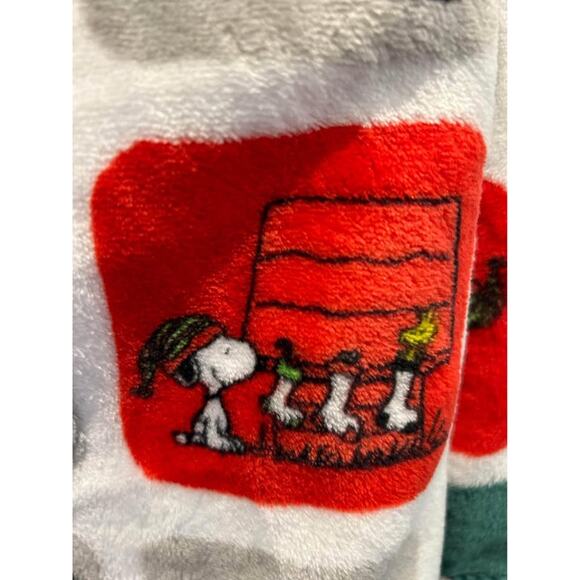 Peanuts Snoopy Throw / Blanket - Squares of Joy - BRAND NEW - Picture 6 of 9